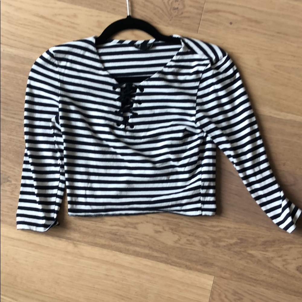 Long-Sleeve crop top